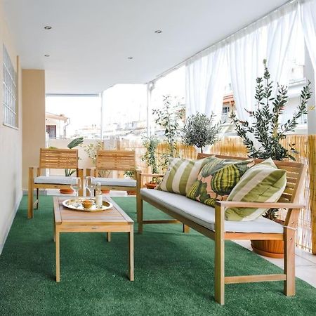 Flowery Penthouse In City Centre Of Tesalonika Bagian luar foto