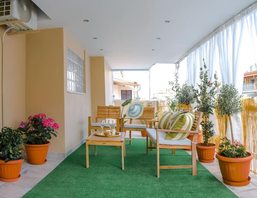 Flowery Penthouse In City Centre Of Tesalonika Bagian luar foto