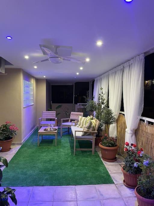 Flowery Penthouse In City Centre Of Tesalonika Bagian luar foto