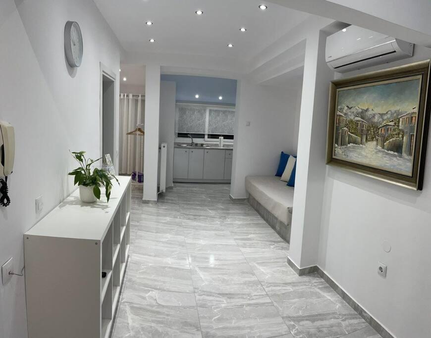 Flowery Penthouse In City Centre Of Tesalonika Bagian luar foto