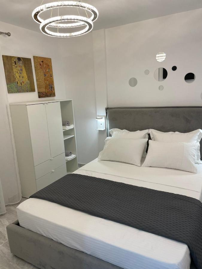 Flowery Penthouse In City Centre Of Tesalonika Bagian luar foto