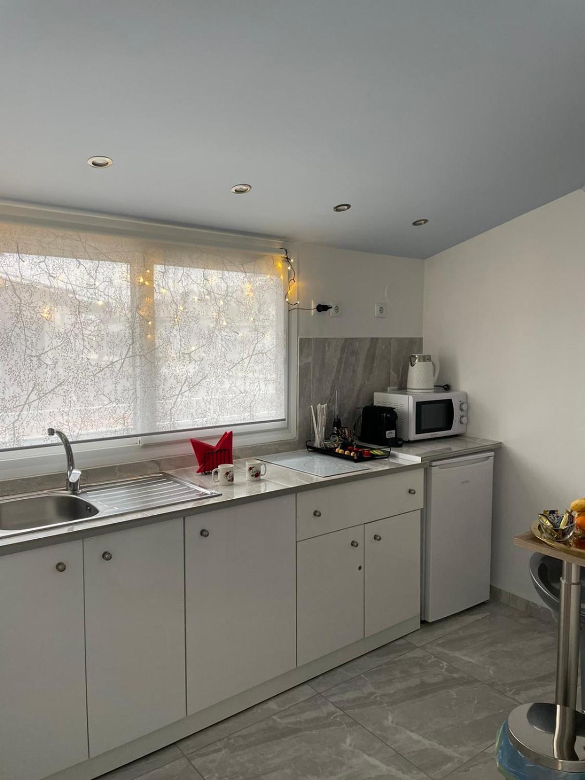Flowery Penthouse In City Centre Of Tesalonika Bagian luar foto