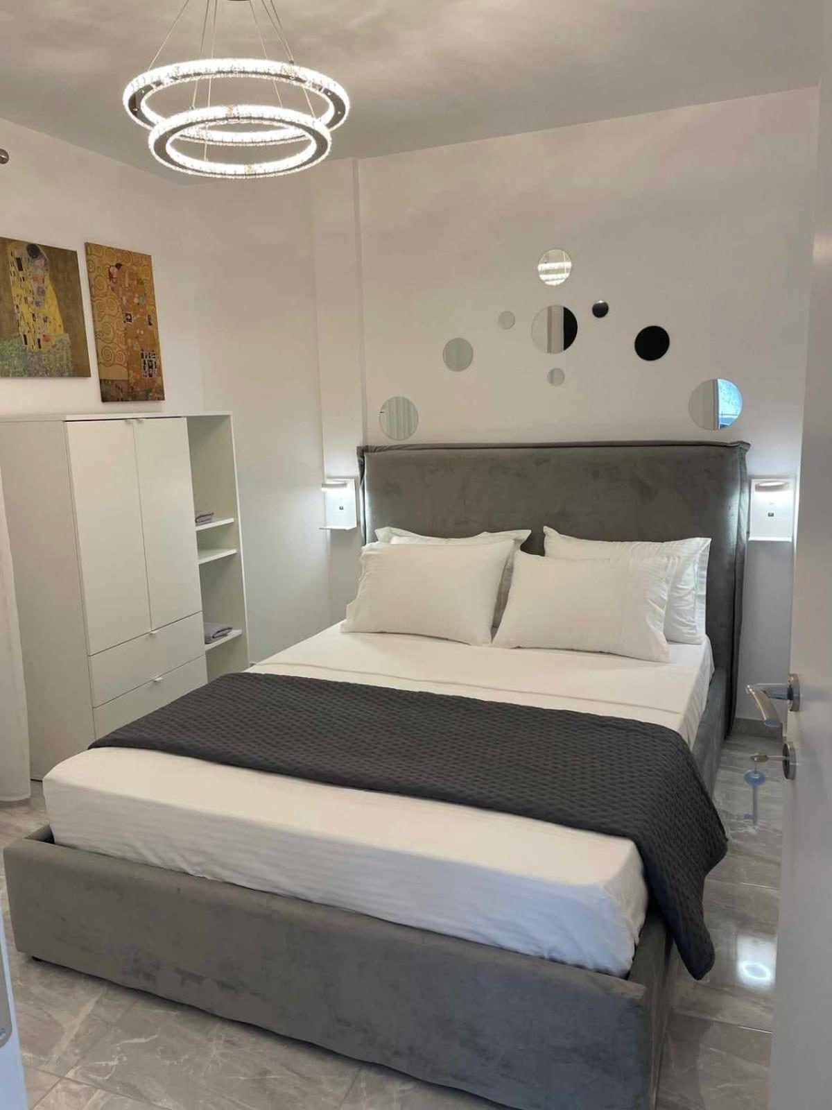 Flowery Penthouse In City Centre Of Tesalonika Bagian luar foto