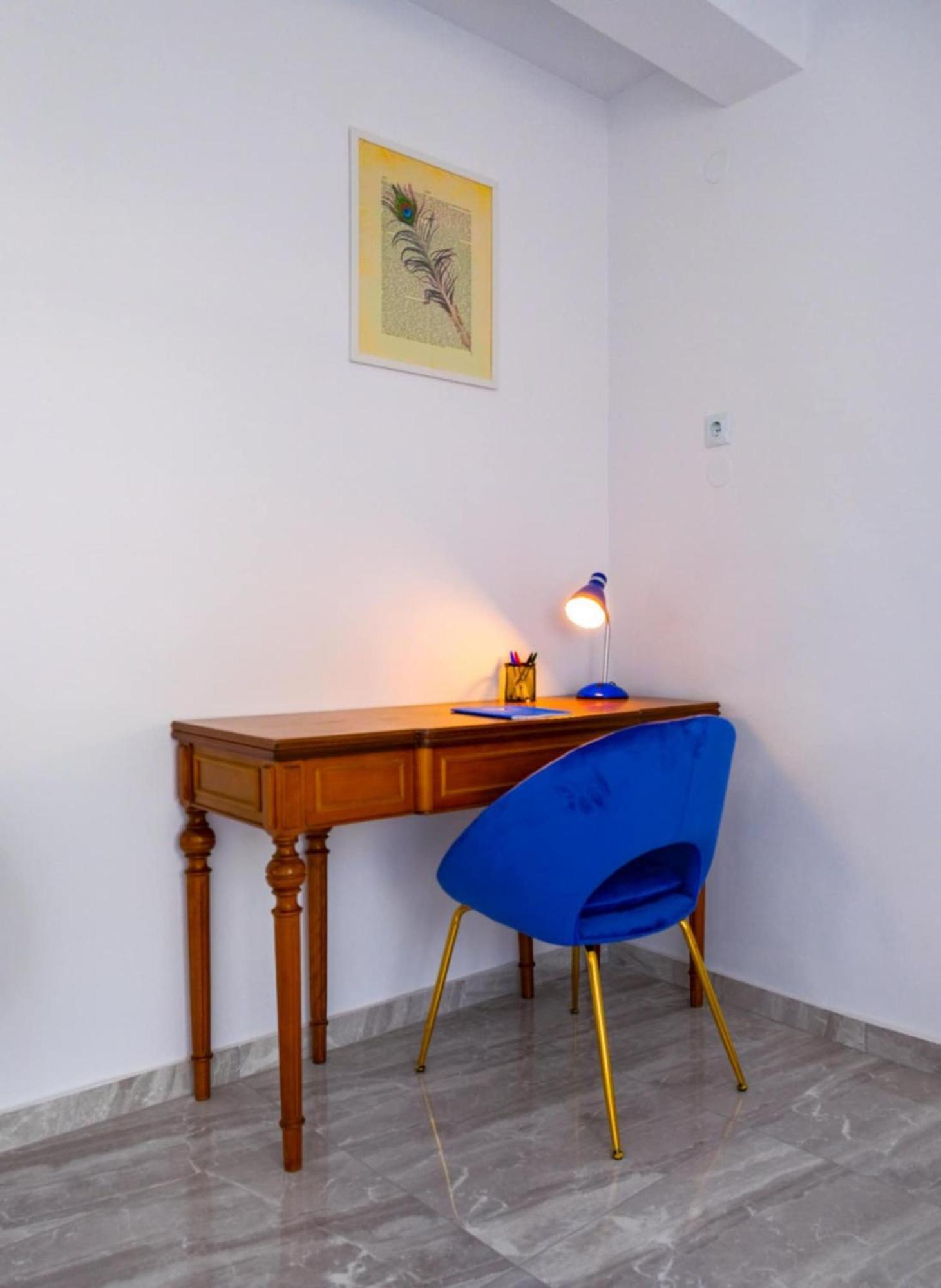 Flowery Penthouse In City Centre Of Tesalonika Bagian luar foto